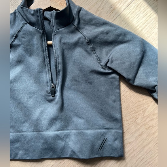 We are Tala Aster Longsleeve Zip crop top - Picture 4 of 6